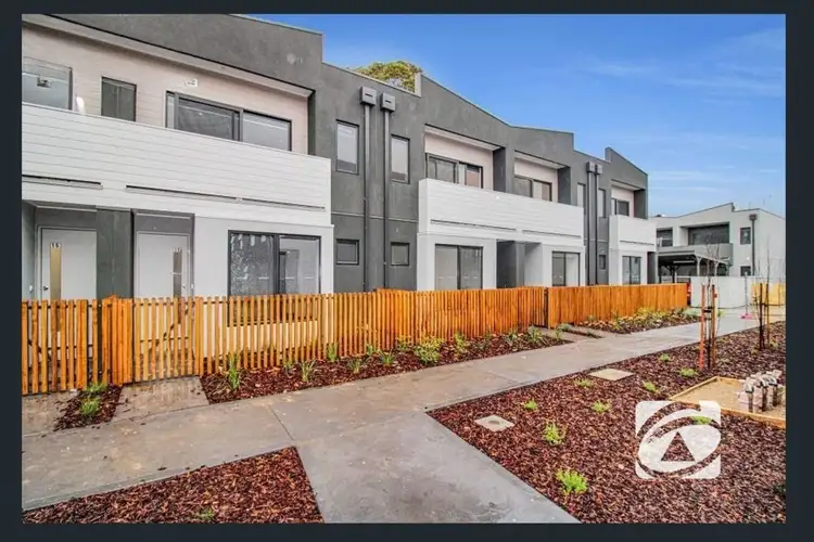 19 Sire Walk, Pakenham VIC 3810