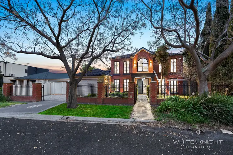 4 Lonsdale Court, Caroline Springs VIC 3023