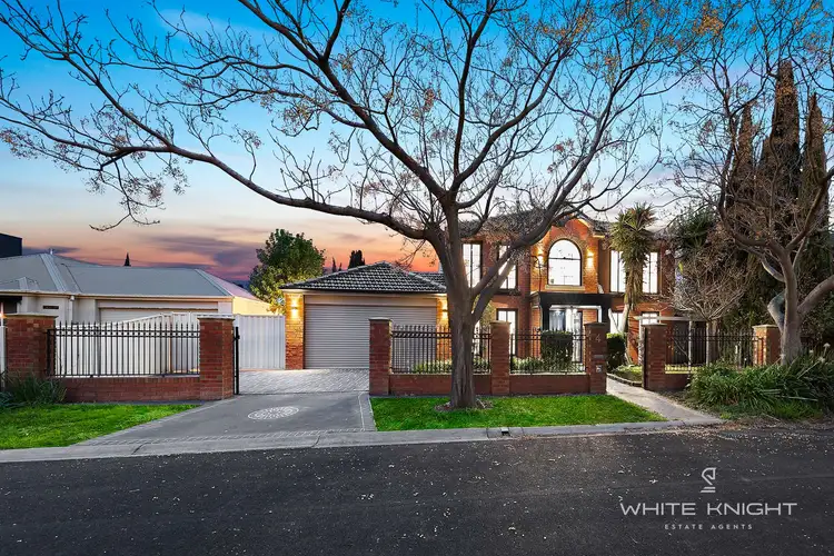 4 Lonsdale Court, Caroline Springs VIC 3023