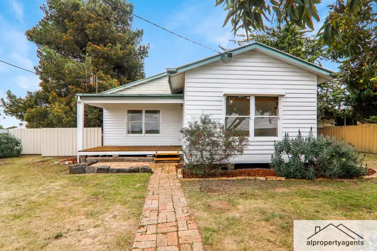 53 George Street, Nhill VIC 3418