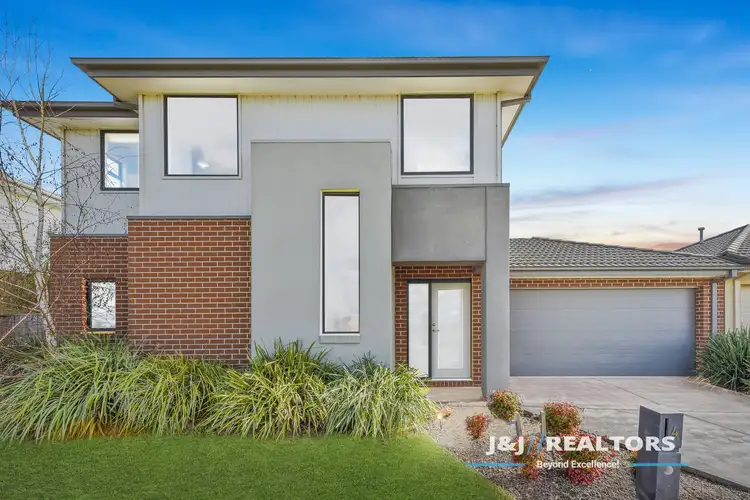 4 Catees Street, Clyde North VIC 3978