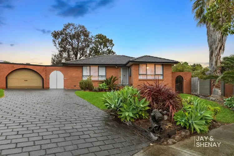 5 Melliodora Court, Endeavour Hills VIC 3802