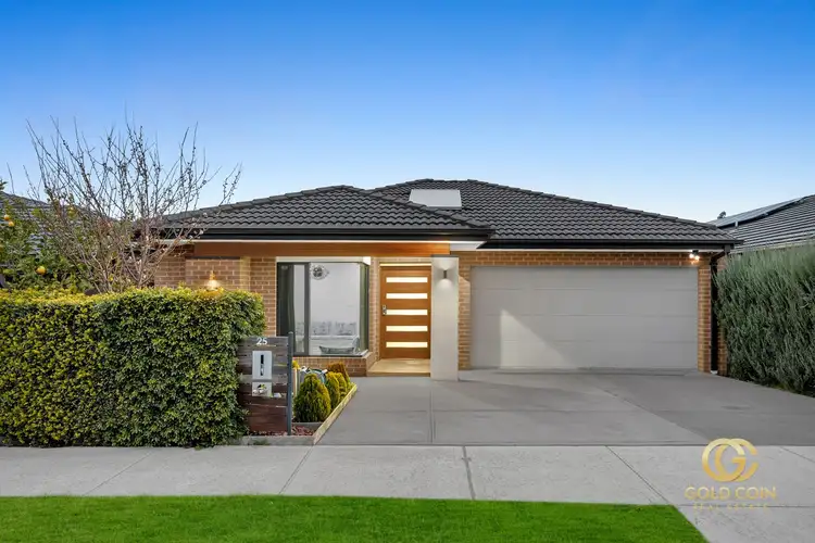 25 Lucinda Lane, Cranbourne North VIC 3977