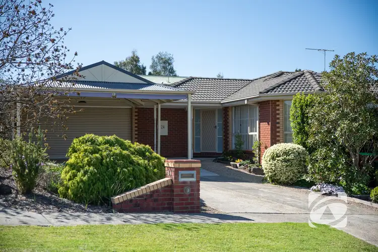 24 Earlsfield Drive, Berwick VIC 3806