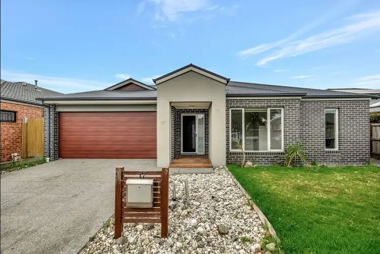 17 Chedword Road, Cranbourne North VIC 3977