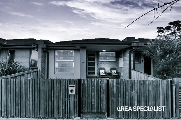 42 Henry Street, Pakenham VIC 3810