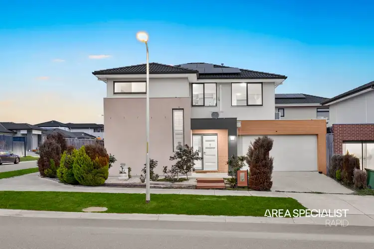 35 Ritchie Drive, Clyde North VIC 3978