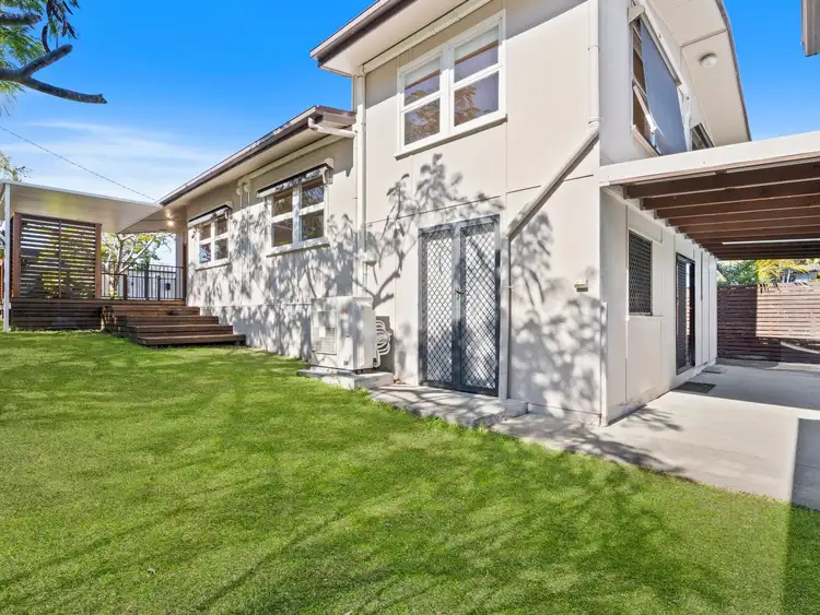 53 Deakin Avenue, Southport QLD 4215
