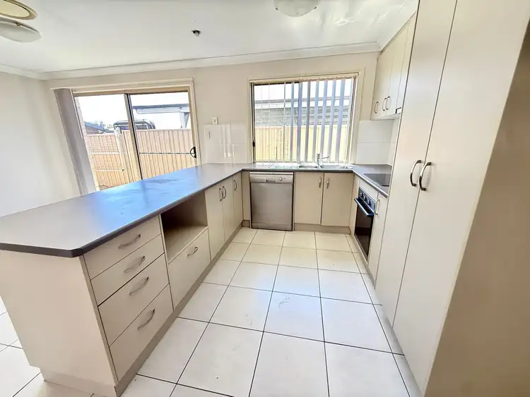 Third view of Homely unit listing, 2/27 Price, Chinchilla QLD 4413