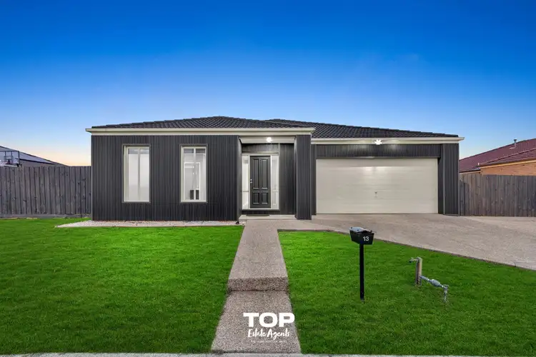 13 Sunbird Avenue, Cranbourne VIC 3977