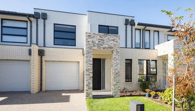 Main view of Homely townhouse listing, 5 Poa Court, Keysborough VIC 3173