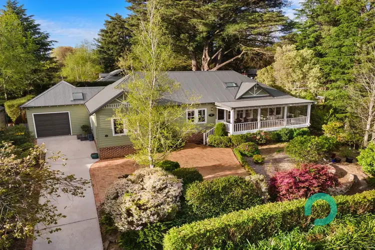 8 Wentworth Ave, Leura NSW 2780