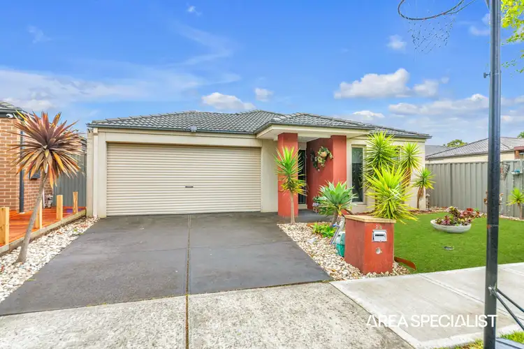 24 Northumbria Street, Cranbourne East VIC 3977