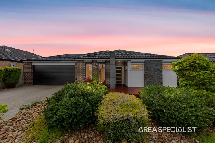 27 Clifford Drive, Pakenham VIC 3810