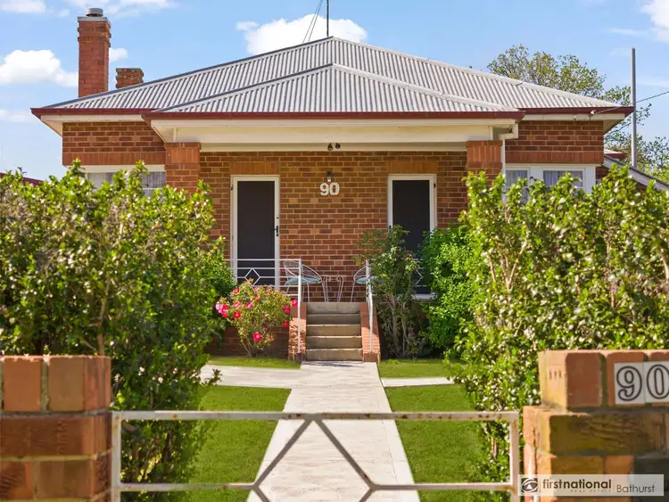 90 Mitre Street, Bathurst NSW 2795