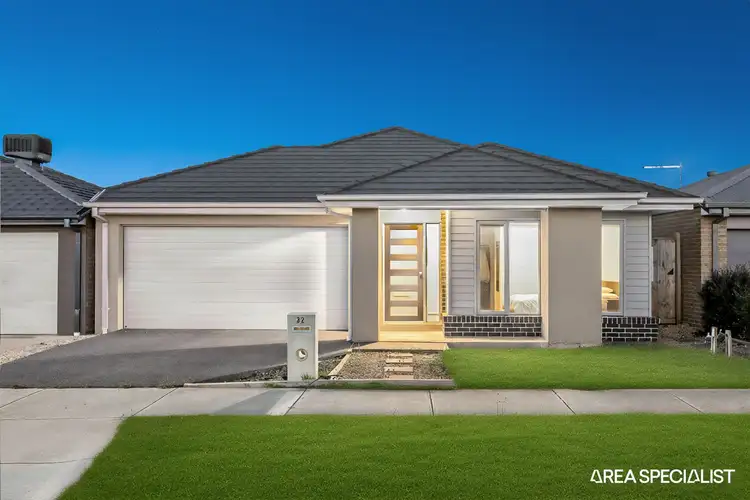 32 Athletic Circuit, Clyde VIC 3978