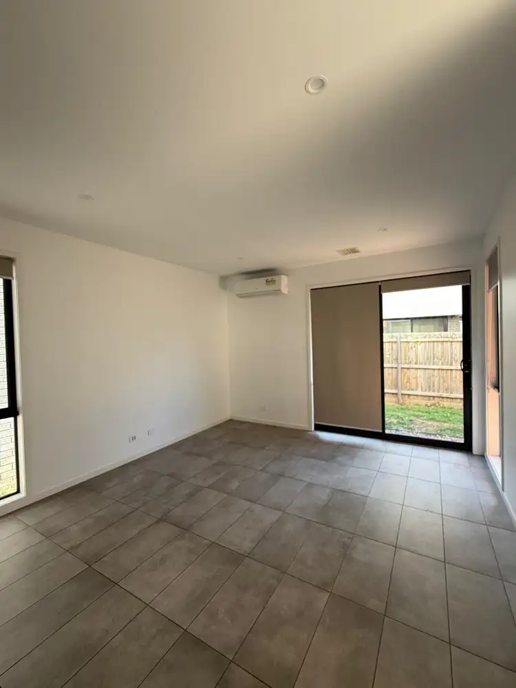 Fifth view of Homely townhouse listing, 31 Oakden Crescent, St Albans VIC 3021