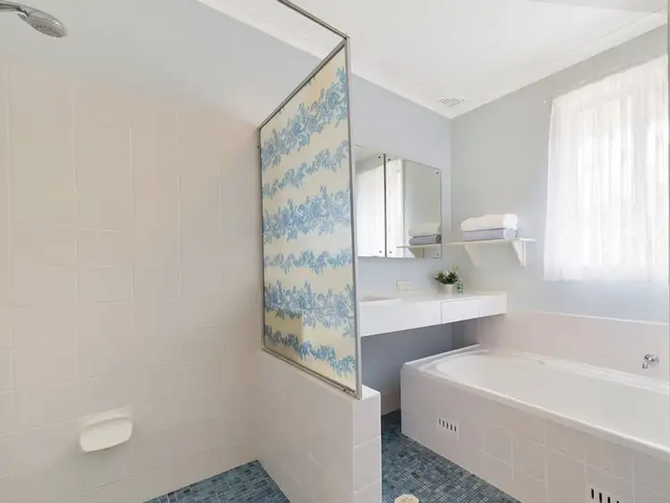 Fourth view of Homely house listing, 272 The Parkway, Bradbury NSW 2560