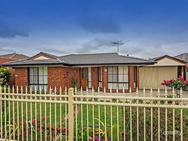 77 Moonstone Circuit, St Albans VIC 3021