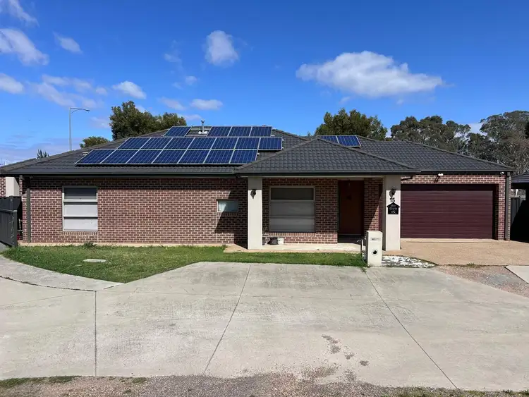 15 Selma Close, Lynbrook VIC 3975