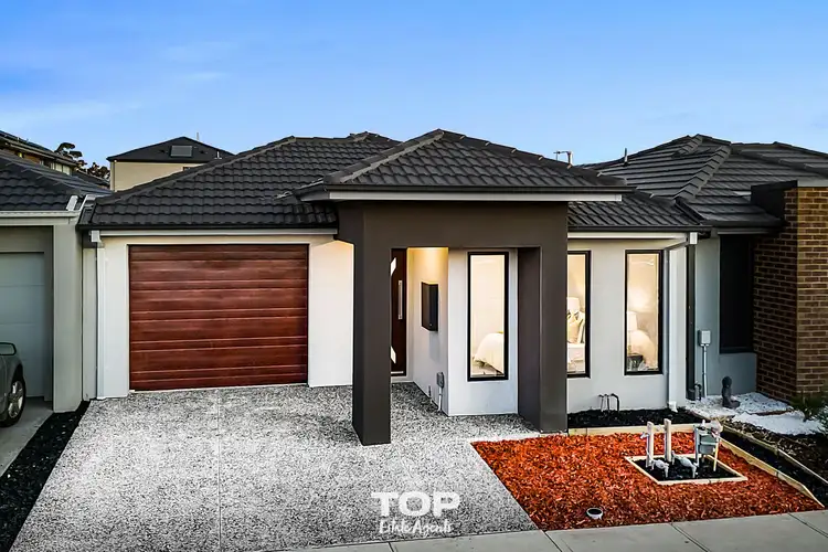 15 Tartan Drive, Clyde North VIC 3978