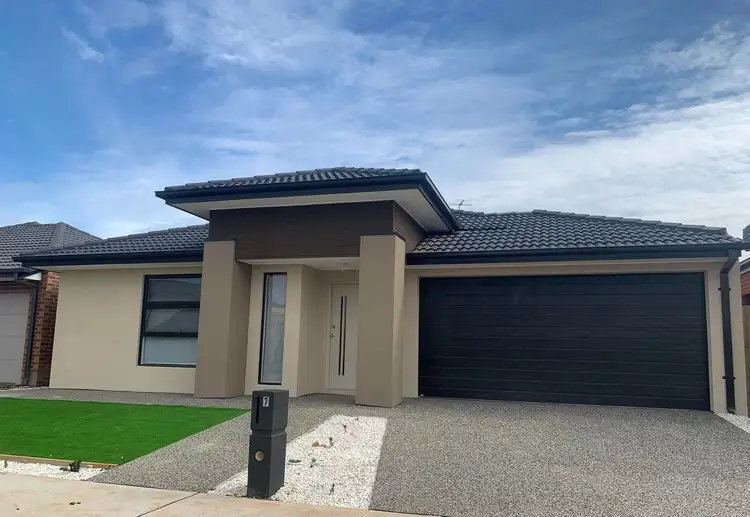 7 Isaacs Street, Deanside VIC 3336