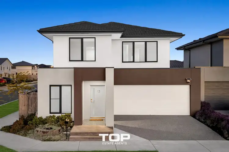 13 Pamir Circuit, Clyde North VIC 3978