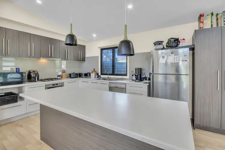 Second view of Homely townhouse listing, 2/9 Pryors Road, Horsham VIC 3400