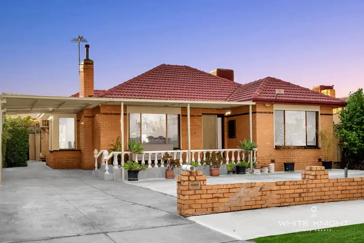 9 Avondale Avenue, St Albans VIC 3021