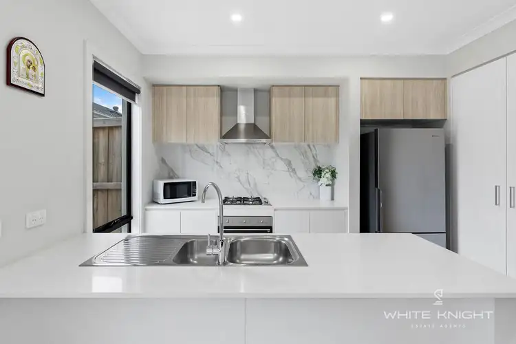Fifth view of Homely house listing, 118 Verona Crescent, Fraser Rise VIC 3336