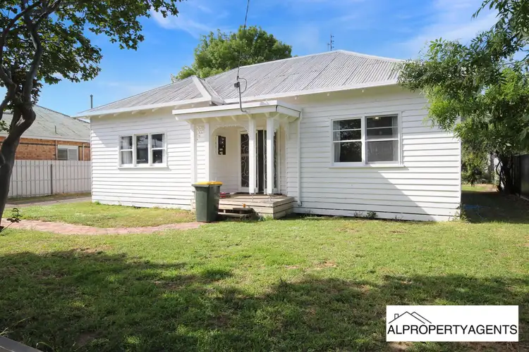36 Railway Avenue, Horsham VIC 3400
