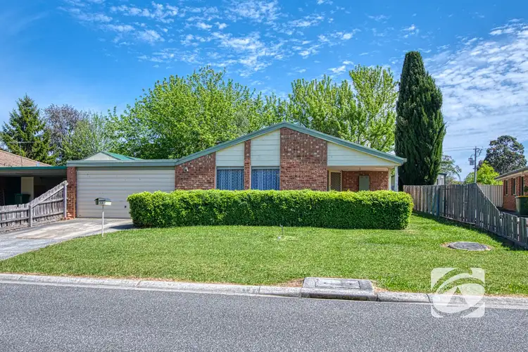 13 Alison Close, Pakenham VIC 3810
