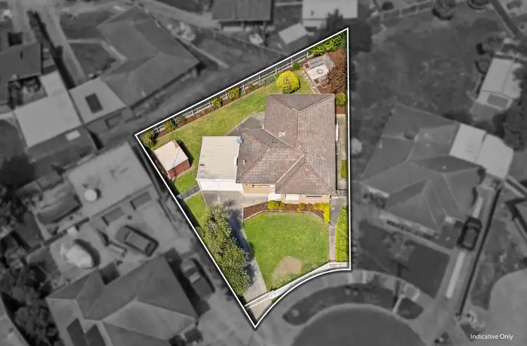 Second view of Homely house listing, 2 Moonabeal Court, Traralgon VIC 3844