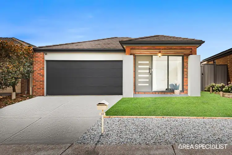 44 VICTORY DRIVE, Pakenham VIC 3810
