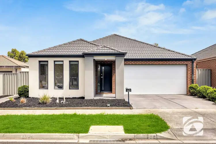 32 Yellow Robin Circuit, Cranbourne East VIC 3977