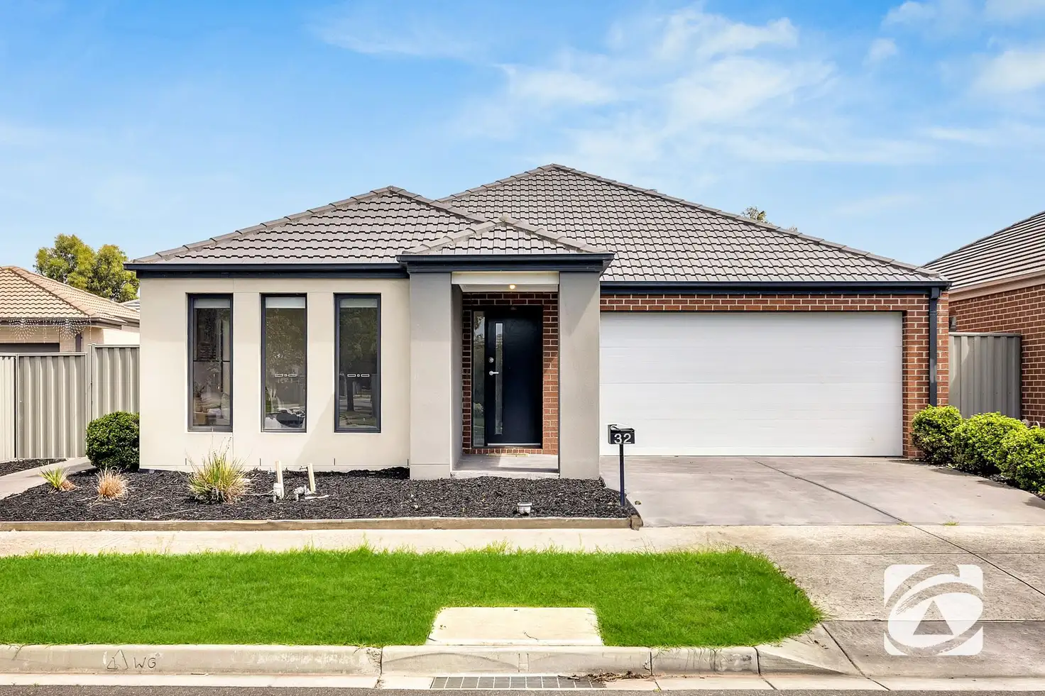 Main view of Homely house listing, 32 Yellow Robin Circuit, Cranbourne East VIC 3977