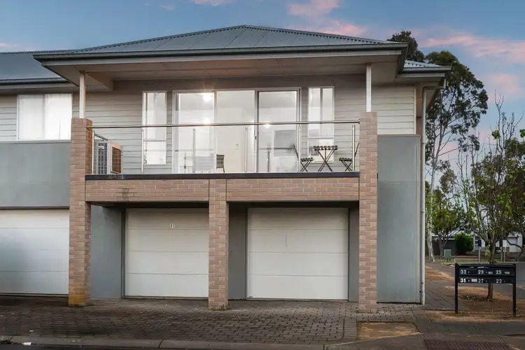 33 Centenary Circuit