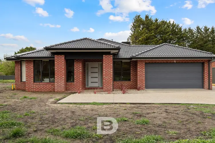 15 Gordon Crescent, Romsey VIC 3434