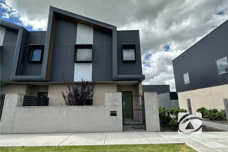 16 Slattery Place, Pakenham VIC 3810