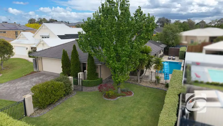 10 McNair Court, Berwick VIC 3806