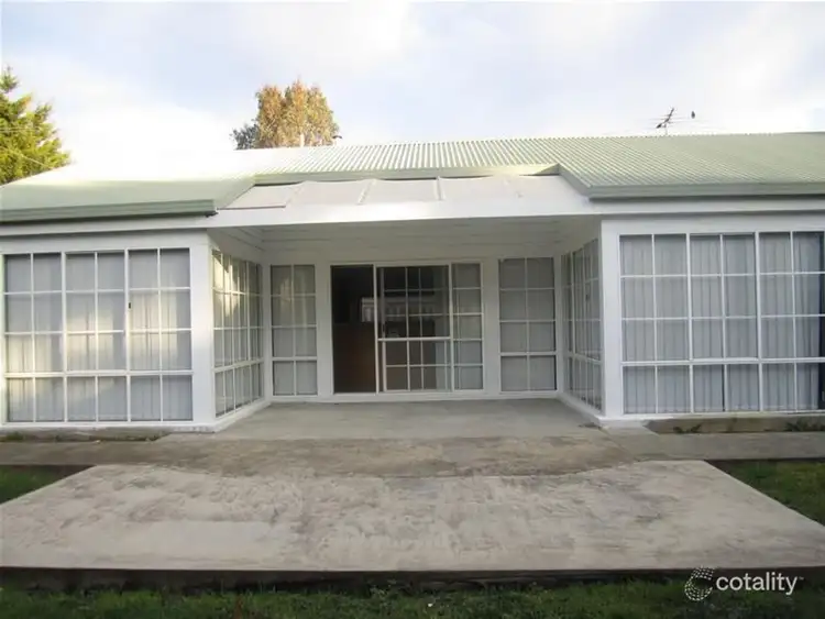 Second view of Homely townhouse listing, 4 jericho Crt, Berwick VIC 3806