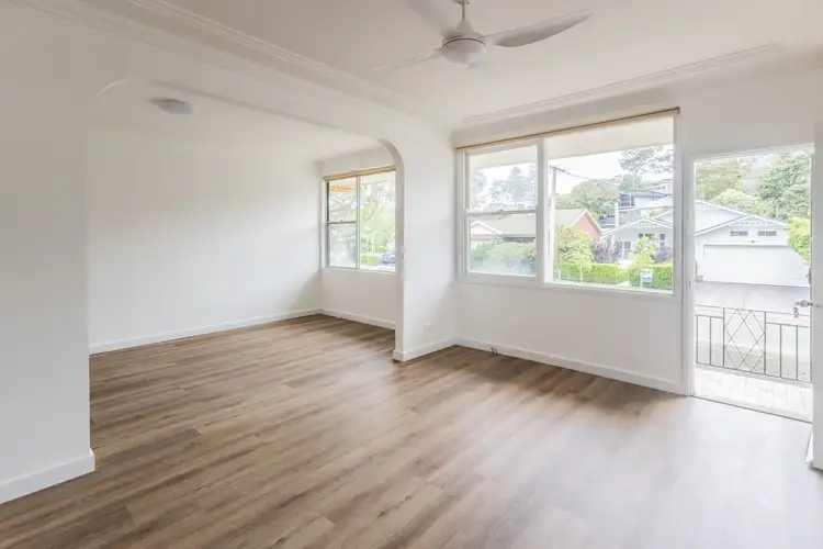 12 CHRISTMAS BUSH AVENUE