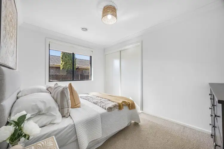 Fourth view of Homely house listing, 11 Ruthven Close, Hillside VIC 3037