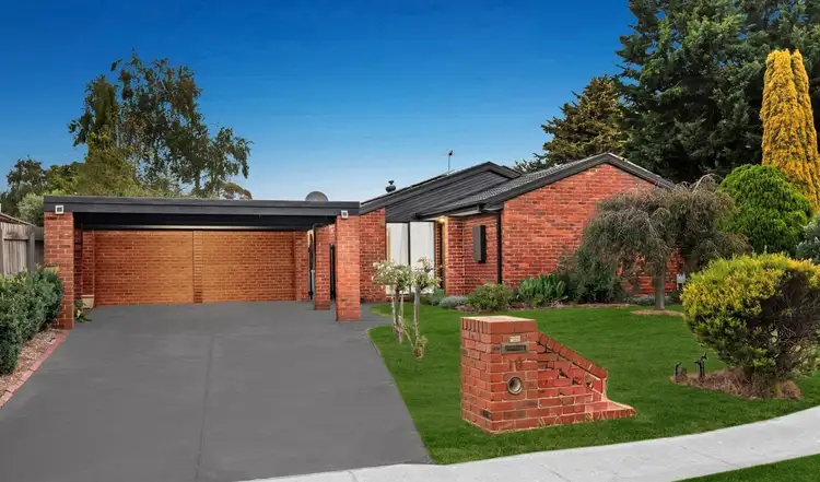 10 Hollyhock Court, Cranbourne North VIC 3977