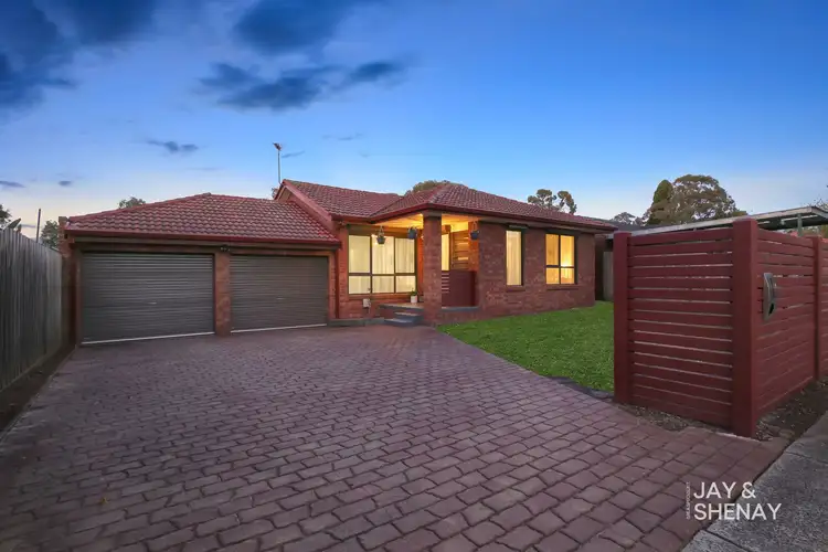 37 Endeavour Crescent, Endeavour Hills VIC 3802