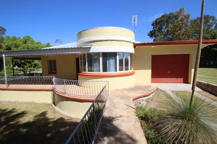 21 Rayleigh Street, Wallangarra QLD 4383