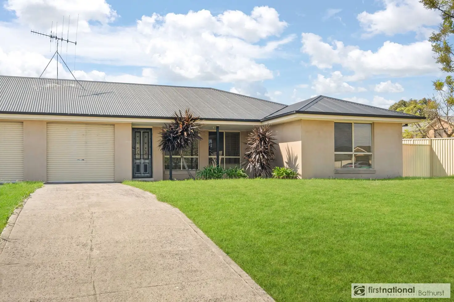 Main view of Homely semi-detached listing, 25B Sundown Drive, Kelso NSW 2795
