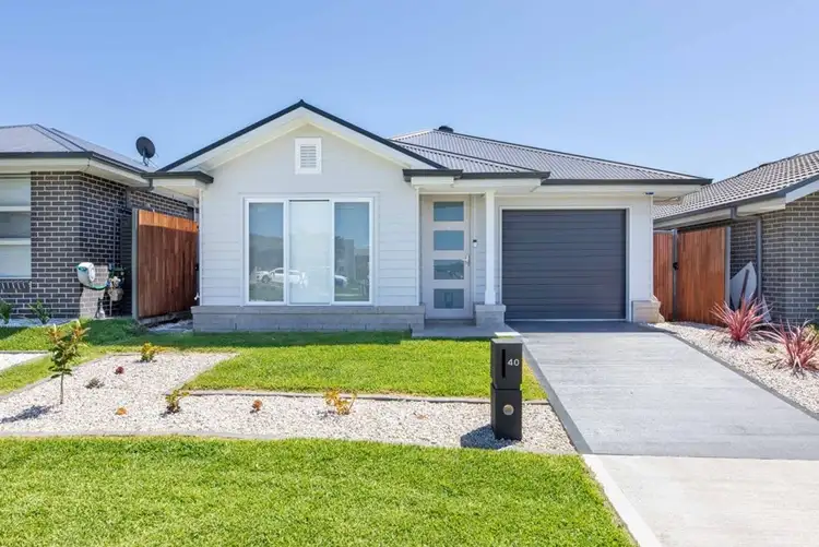40 Fleece Loop, Oran Park NSW 2570