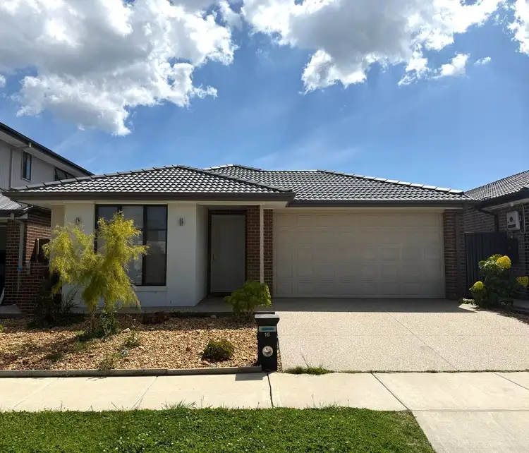 16 Praiano Avenue, Berwick VIC 3806