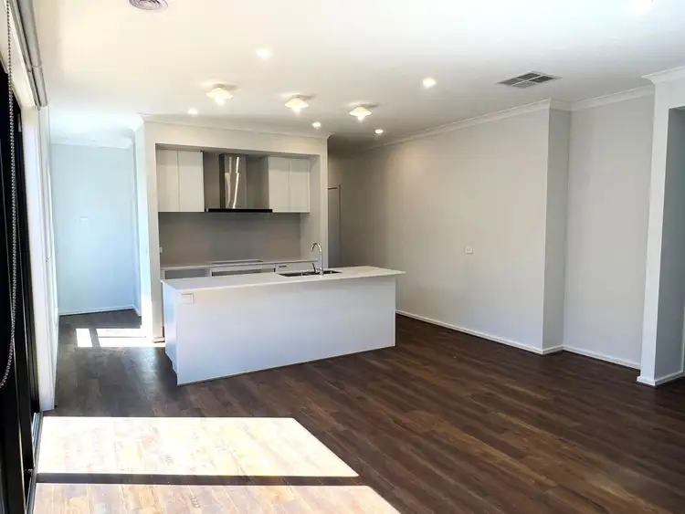 Fourth view of Homely house listing, 16 Praiano Avenue, Berwick VIC 3806